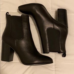 Black heel boots